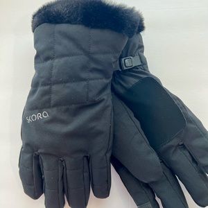 Skora womens black winter gloves. New without tags.